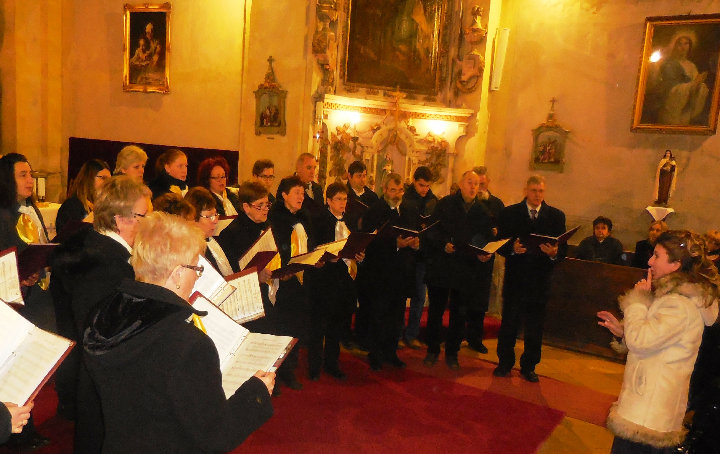 Karácsonyi Koncert Reni.png